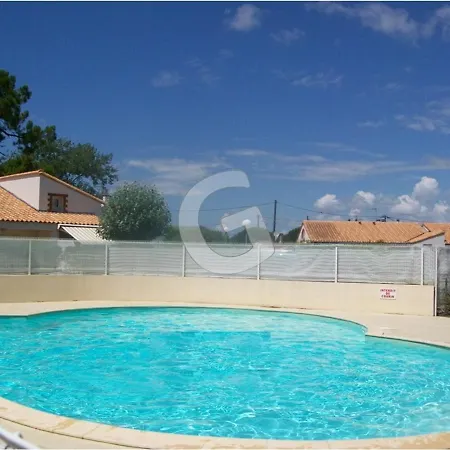 Sur : Pavillon T2, Piscine, Proche - Fr-1-194-391 Apartment