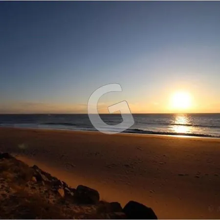 Sur : Pavillon T2, Piscine, Proche - Fr-1-357-241